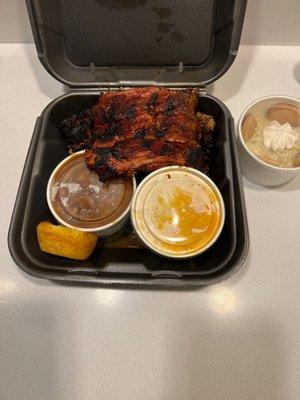 Burnt ends, brisket, and ribs. Baked beans mac&cheese. Banana pudding all were excellent and on point. Moist and tasty.