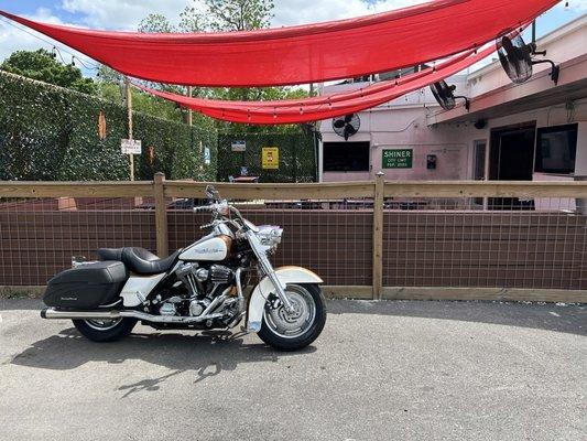 Nice patio and great spot to park my bike!