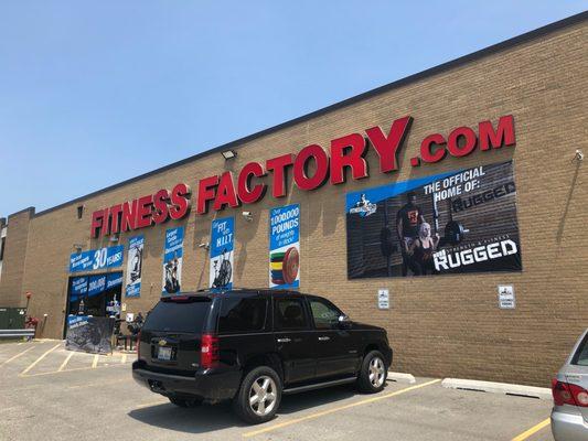 FitnessFactory.com - Forest Park Exterior