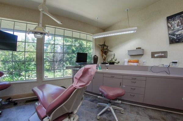 Hygiene room 1 with the garden view.