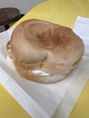 Bagel w/ cream cheese