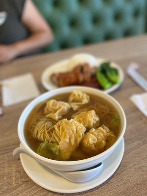 Wonton noodle soup