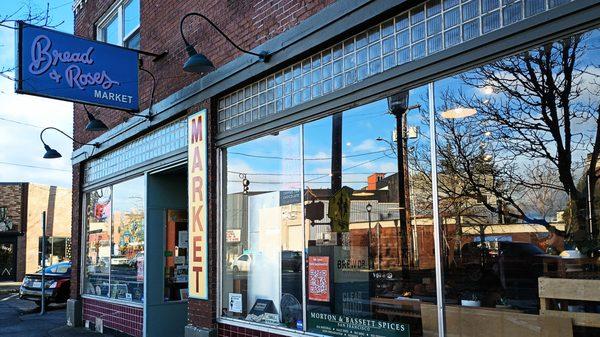 Another older building on Foster being given new life.