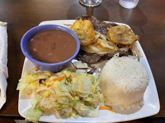 Carne Encebollada