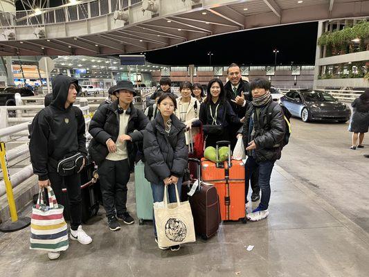 Kawika dropping us off at the airport!