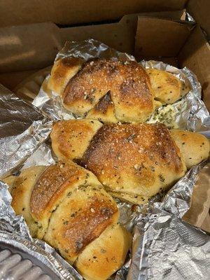 Garlic knots