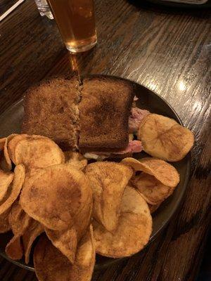 Corned beef and chips