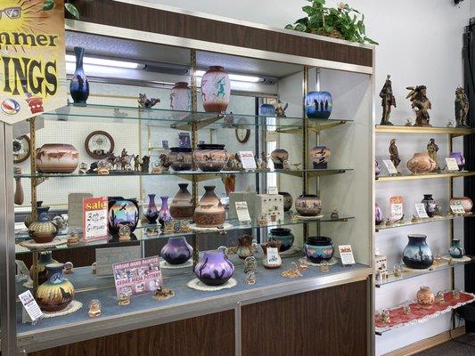 Western giftware and Indian pottery