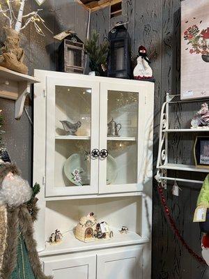 Cute hutch and decor