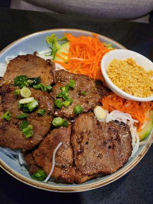 29 V grilled beef w vermicelli