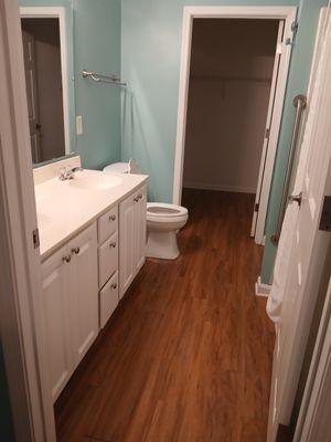 Bathroom deep clean