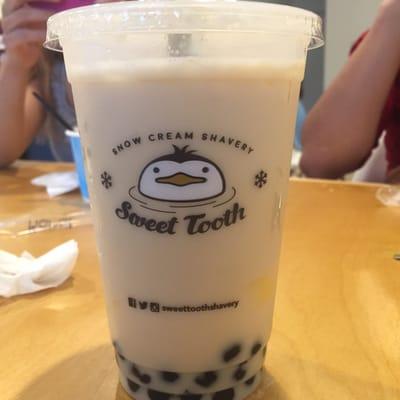 Oolong Milk Tea-- fresh brewed and not from powder! With boba and custard pudding.