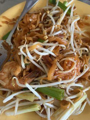 Shrimp pad Thai noodles