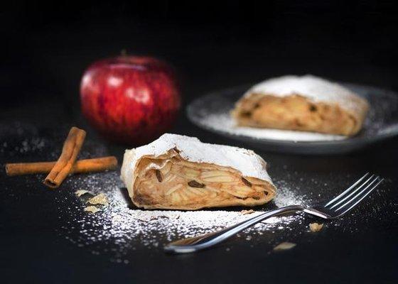 Traditional Apple Strudel with Raisins