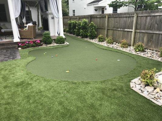 SYNLawn Kentucky Artificial Grass Putting Green and Yard