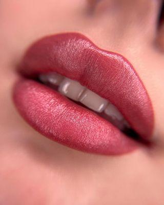 VELVET LIPS & lip tattoo