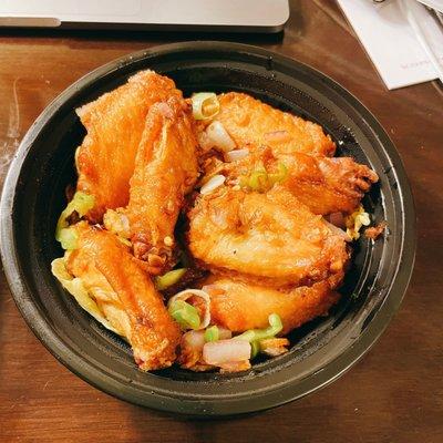 Chicken wings (椒盐鸡翅).