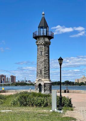 @bigmovie // Roosevelt Island Lighthouse