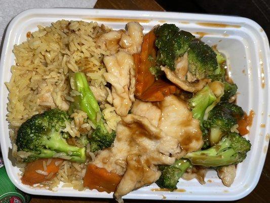 Chx and broccoli combo. Plain fried rice not pork