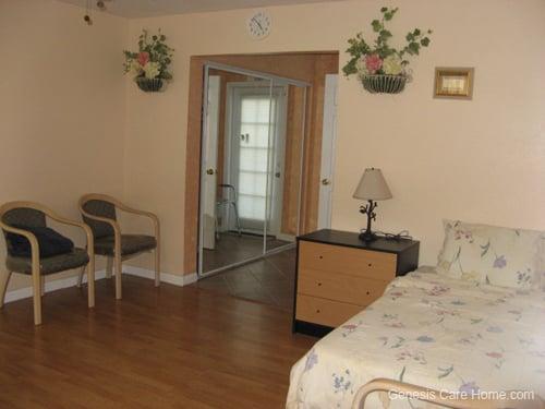 Shared room with a bath in our care home for elderly