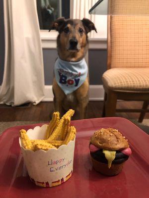 Burger  and Frenchie fries  sooo cute!!