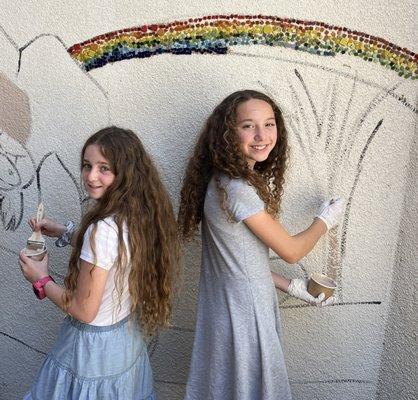 Middle schoolers' mural for the tortoise habitat