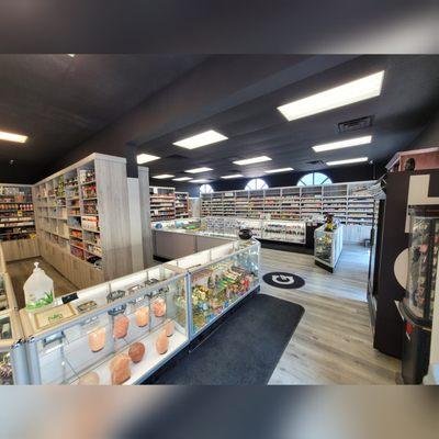 UTAH'S FAVORITE VAPE and SMOKE SHOP EXPERIENCE! We VALUE our Customers and Employees! We VALUE QUALITY! We REWARD LOYAL CUSTOMERS! 21+  ID!