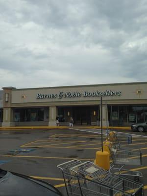 Bellingham Barnes And Noble -- Stallbrook Marketplace: 270 Hartford Avenue / Route 126, Bellingham                    Storefront