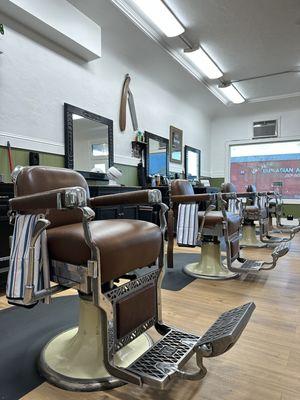 E. Carlin & Co Barbershop