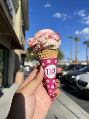 Strawberry Streusel non-dairy