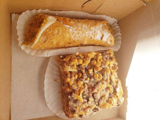 Cannoli and seven layer bar. Highly recommend!