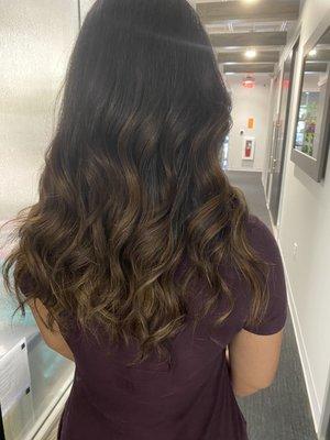 October 2020. Hair: ombré balayage long length, curls. Back view