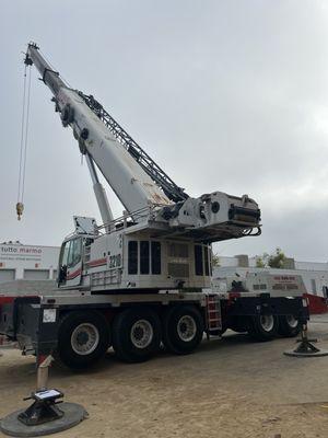 200 ton crane from Bob's.