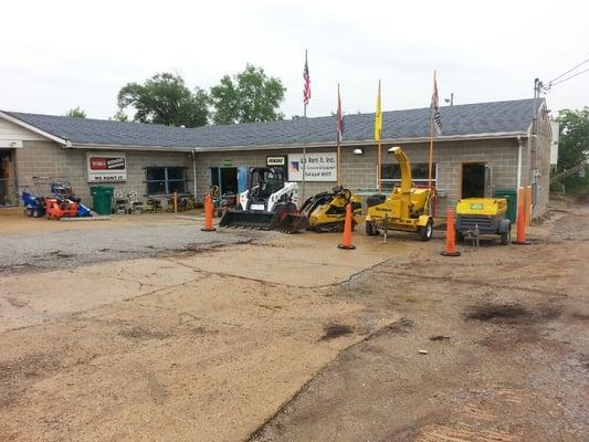 New Skid steer needs a little more dirt to fit in.