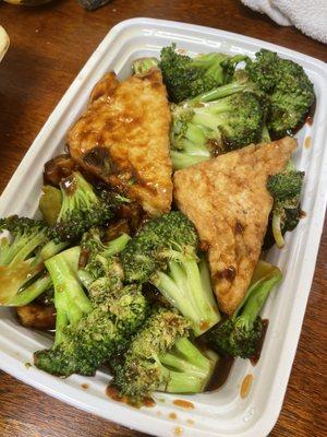 Tofu and broccoli