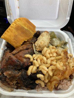 EMPANADA, Mac-n-Cheese, veggies, bread roll, Rice and beans and there was a Plantain!!