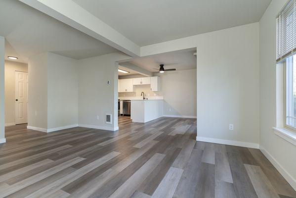 2 Bed / 1 Bath - Deluxe - 950 Sq Ft