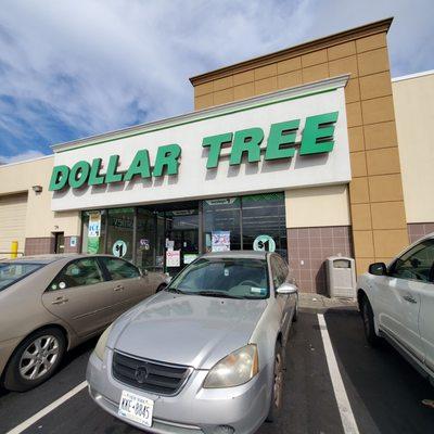 Dollar Tree as seen from parking lot