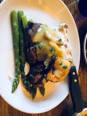 Filet medallions with Jumbo lump crabmeat and shrimp.  Served with grilled asparagus and skin on mashed.