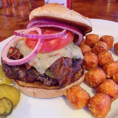 Great burgers, cold beer and friendly service.