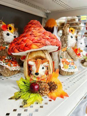 These little Autumn animals are so cute! | www.moniquedao.com