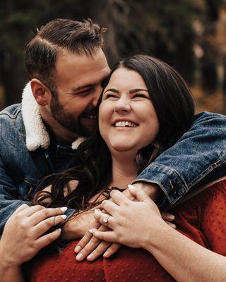 Woodsy engagement session in Big Bear Lake by Gianna Christina Photo.