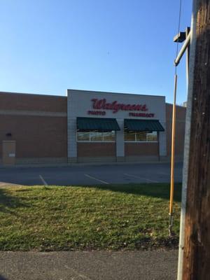 Taunton Walgreens -- 226 Broadway / Route 138, Taunton                      Storefront