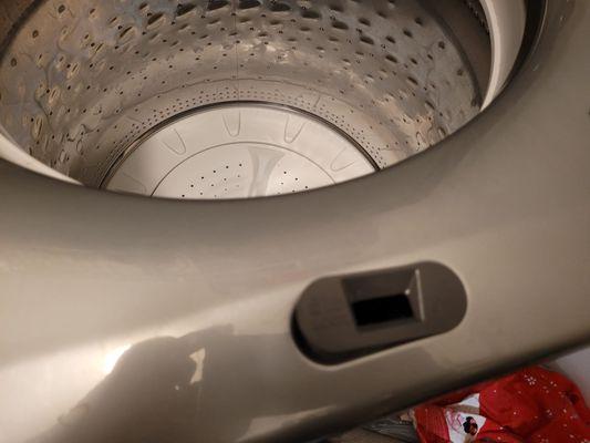 Locking system on washer