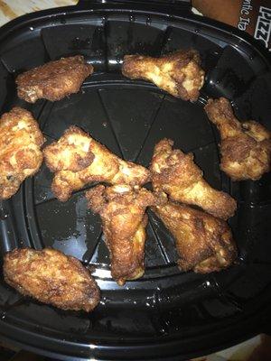 Check Your Food The UBER Driver Might Get Hungry... I only see 9/10 pieces of Chicken Wings. Better packaging for delivery would help!