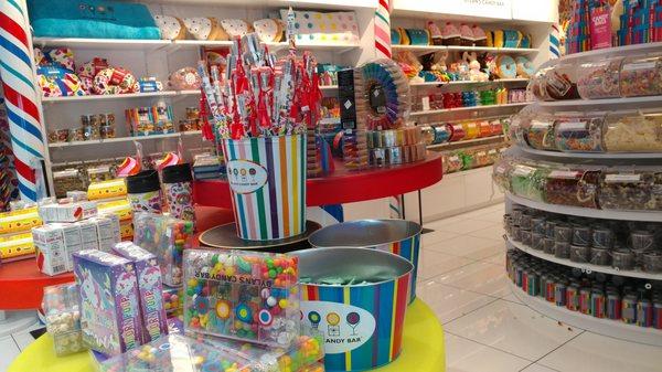 Dylan’s Candy Bar in IAH