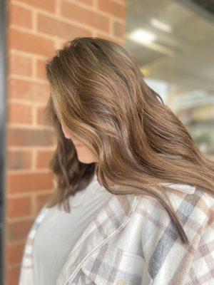 This client wanted a subtle highlight for her wedding day. I used a teasylight technique for a blended and soft grow out.