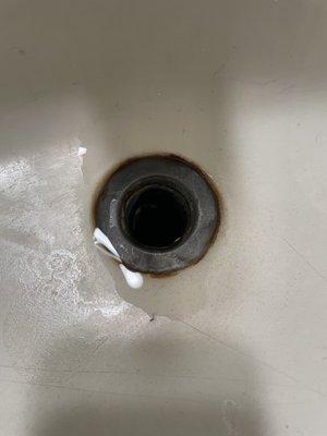 Sink dirty and moldy