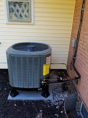 2.5 ton Trane heat pump install stephens city.