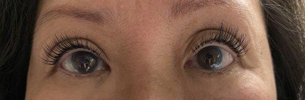 No caterpillar eyelashes here! Just natural lashes that look like I bothered to put mascara on!